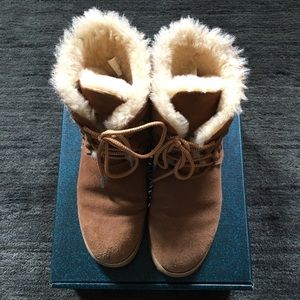 Emu Illawong Shearling Boots 
